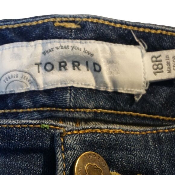 TORRID Denim Bermuda Style Shorts, Size 18R - Picture 6 of 6